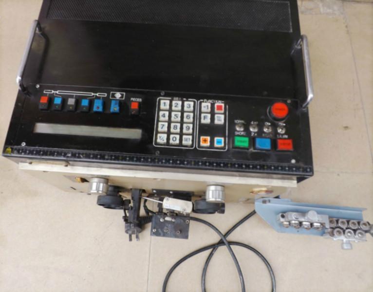 供應(yīng)二手日本小寺電腦裁線機(jī)/剝線機(jī)/C300