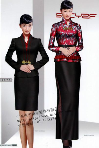 供應高端商務西服職業(yè)裝以國外進口面料