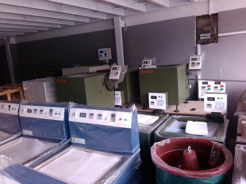 供應去毛刺磁力拋光清洗機械