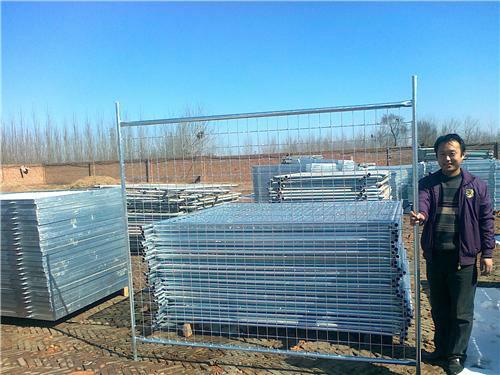 供應(yīng)臨時護(hù)欄隔離柵可移動圍欄