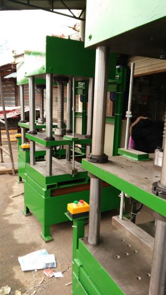 供應(yīng)浙江誠通經(jīng)濟(jì)型壓鑄機(jī)，*的電控裝置，靈活方便，*實(shí)用。