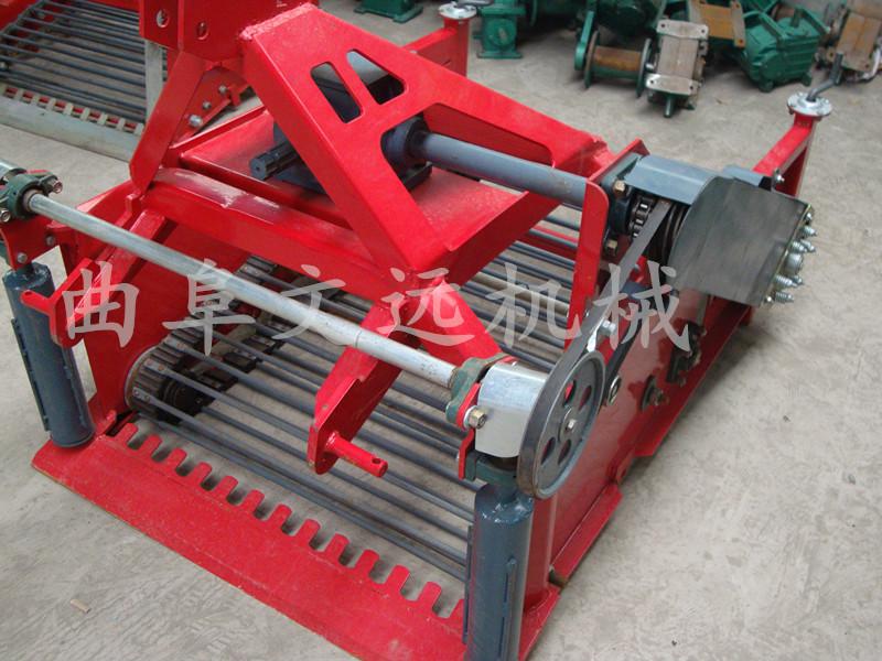 供應(yīng)新款多功能小型土豆收獲機(jī)廠家