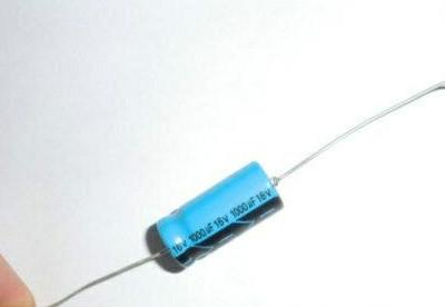 供應(yīng)穿芯電容器/軸向電容/臥式電容，華凱專(zhuān)業(yè)從事穿芯電容廠家直銷(xiāo)