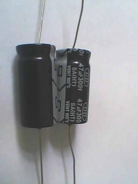有極性臥式電解電容器圖片