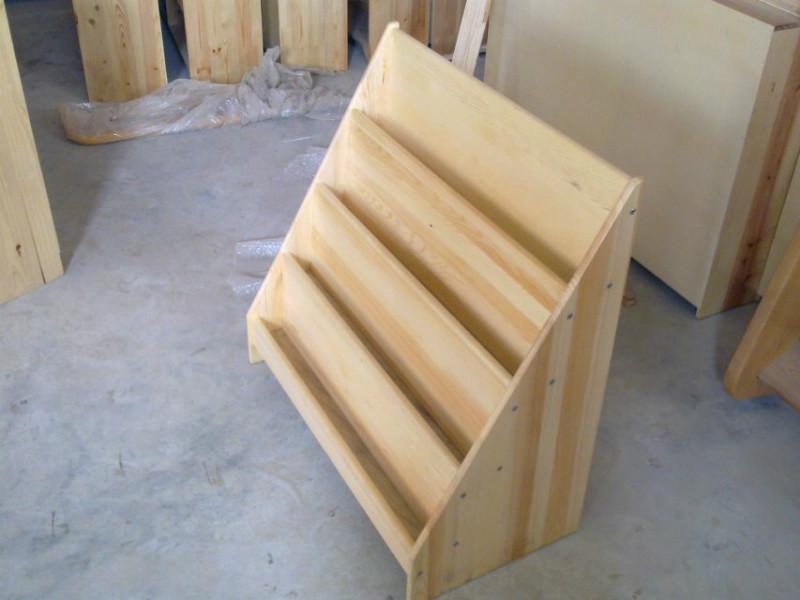 供應(yīng)鄭州幼兒園實(shí)木書柜批發(fā)