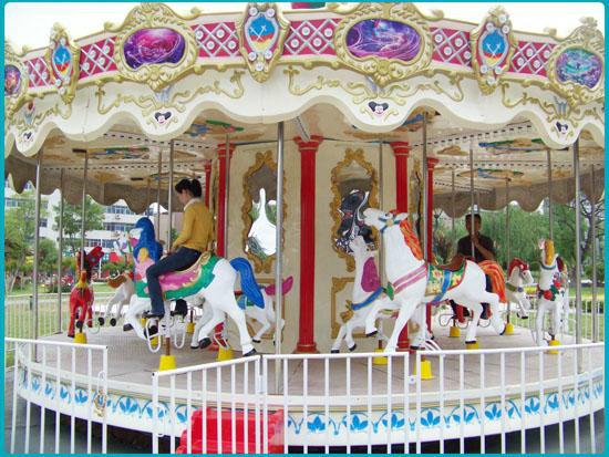 豪華轉(zhuǎn)馬最賺錢游樂設(shè)備搖擺機(jī)圖片