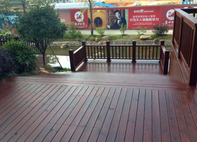 供應(yīng)百色防腐木秋千制造商，供應(yīng)百色防腐木秋千廠家電話