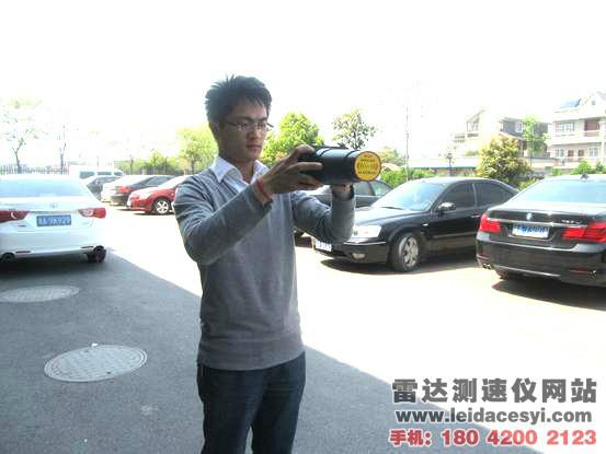 供應(yīng)高清雷達(dá)測速抓拍儀HV300-車載便攜式測速儀