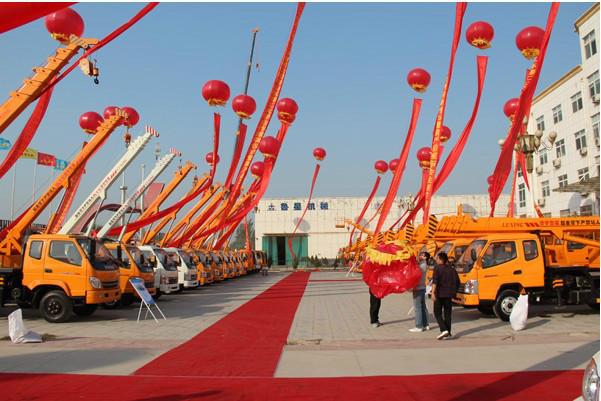 供應(yīng)吊車-山東小吊車